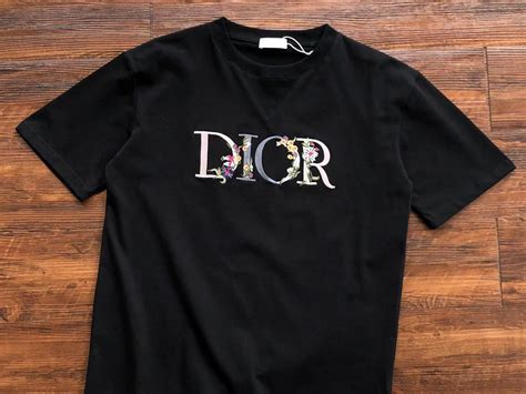 camiseta dior